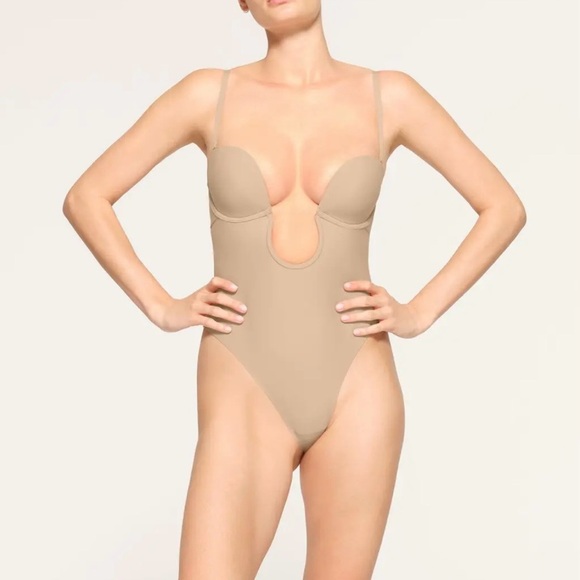 SKIMS Nude Deep Plunge Shapewear Bodysuit XS